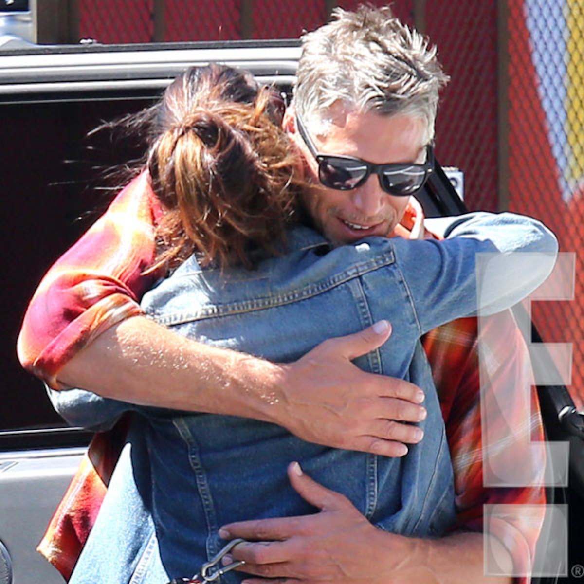 Exclusive First Pics Sandra Bullock Bryan Randall Pack On The Pda E Online
